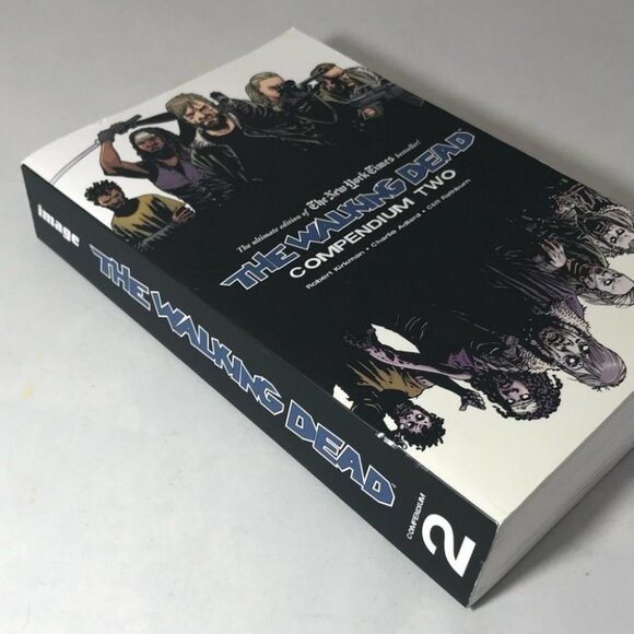 First Printing The Walking Dead Compendium Two Unread Book Pretty Good condition - Picture 6 of 16